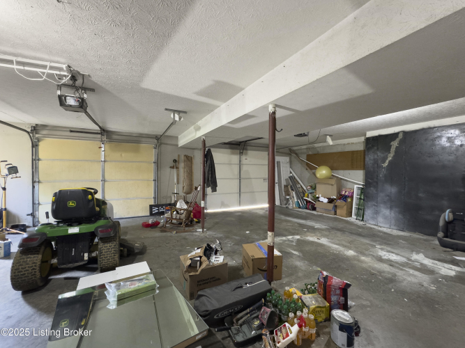 Listing Image 44