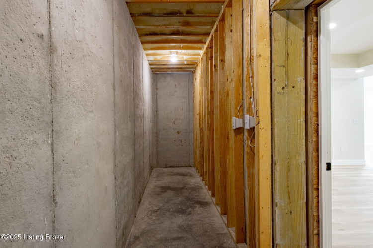 Listing Image 40