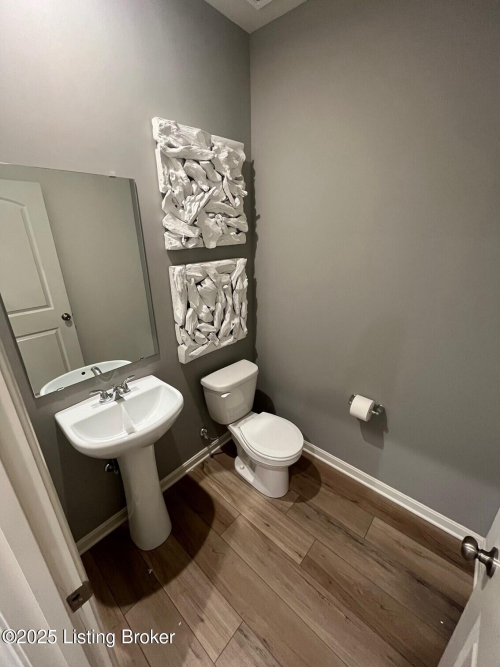 Listing Image 10