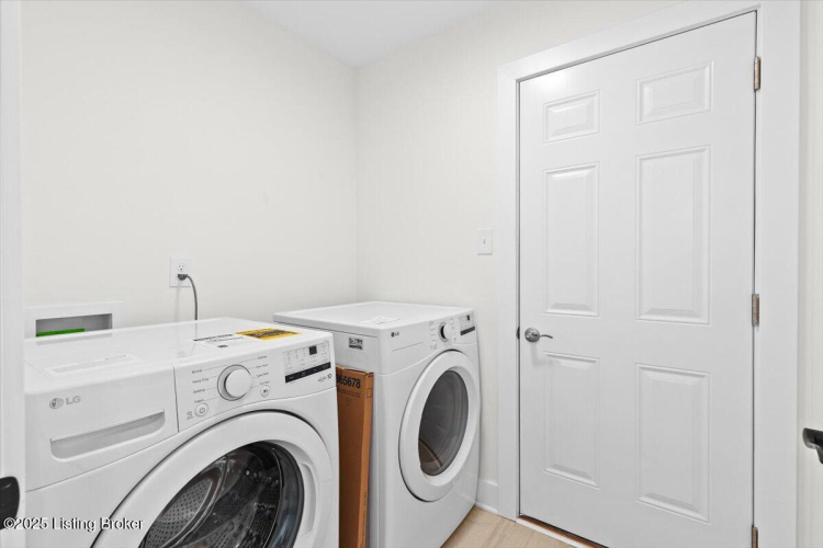 Listing Image 17