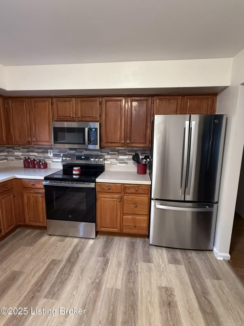 Listing Image 9