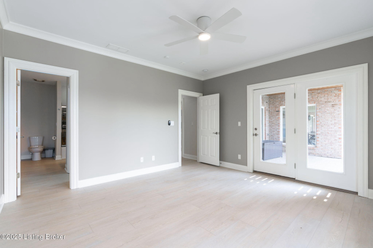 Listing Image 82