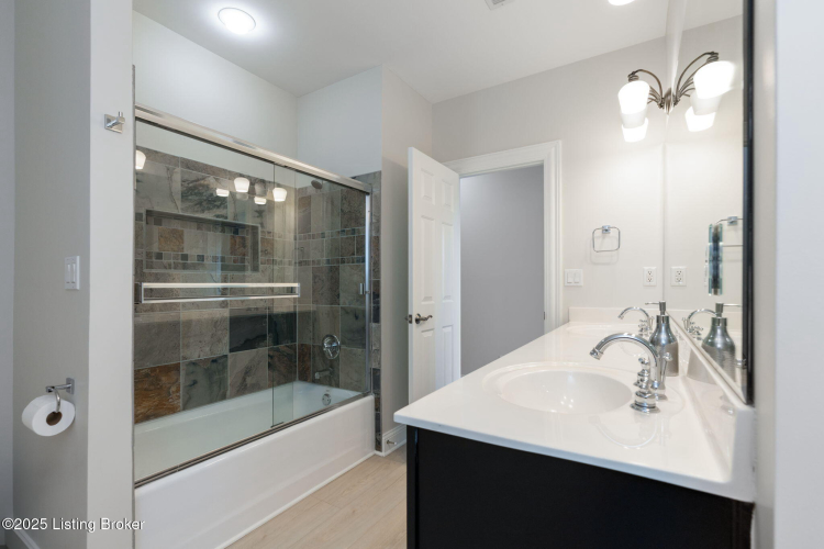 Listing Image 83