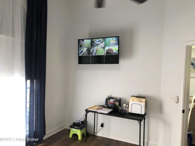 Listing Image 16