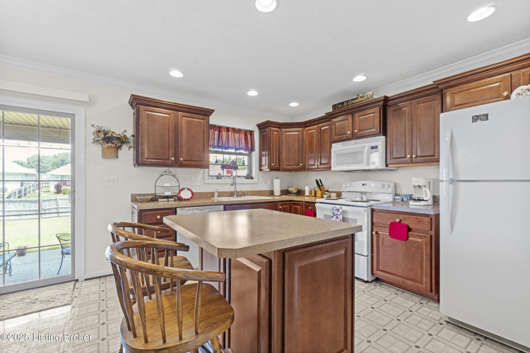 Listing Image 16