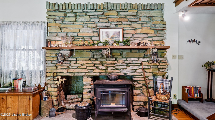Listing Image 14