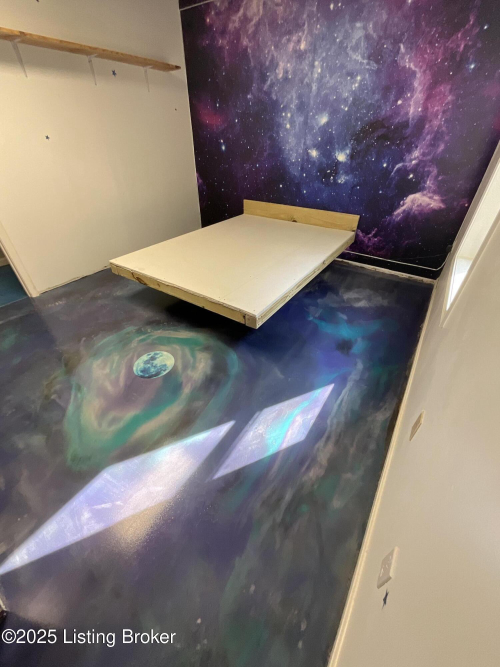 Listing Image 57