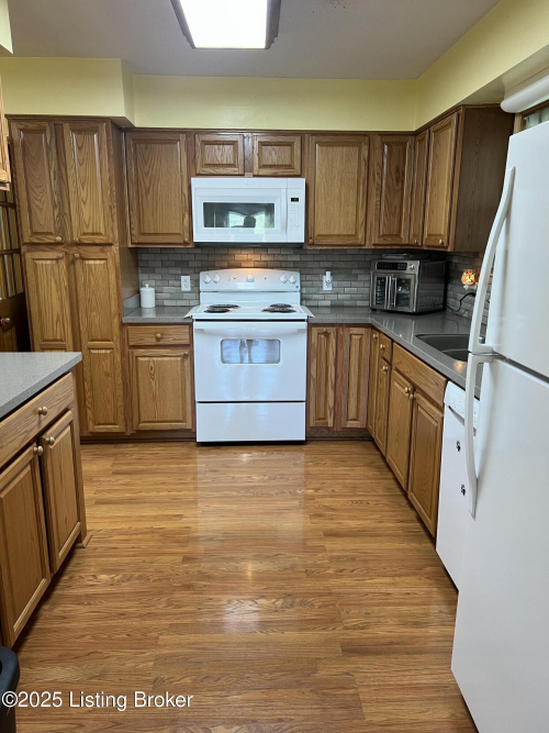 Listing Image 14