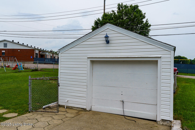 Listing Image 22