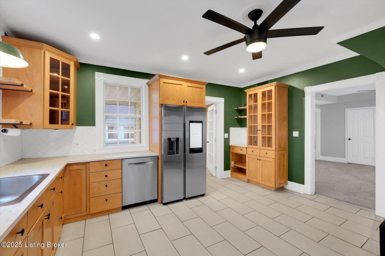 Listing Image 15