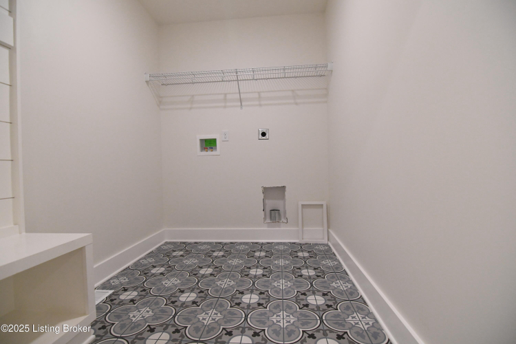 Listing Image 16