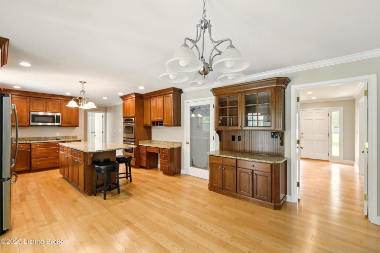 Listing Image 21