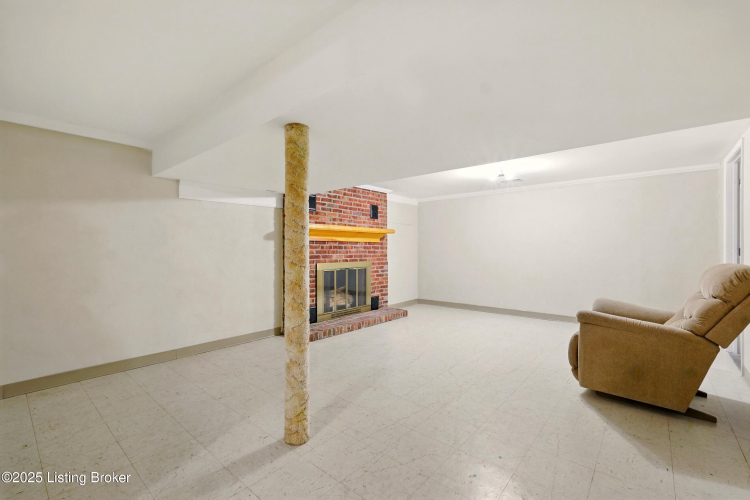 Listing Image 37