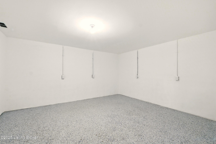 Listing Image 38