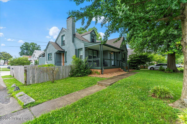Listing Image 4