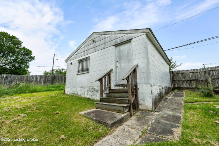 Listing Image 10
