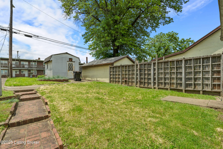 Listing Image 3