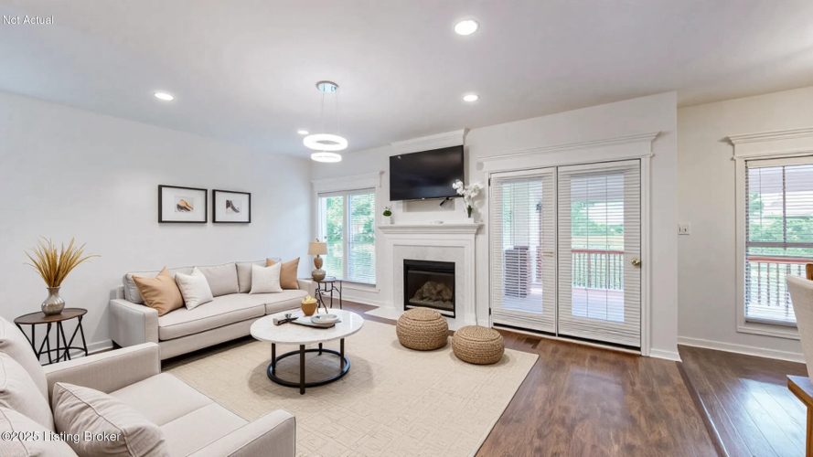 Listing Image 12