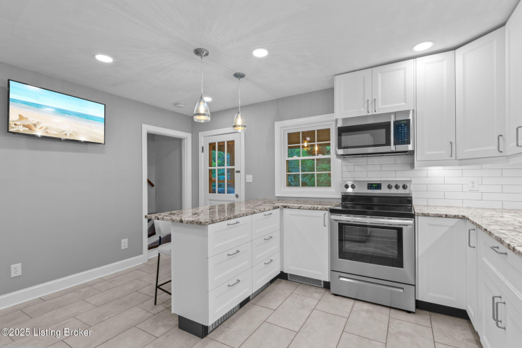 Listing Image 13
