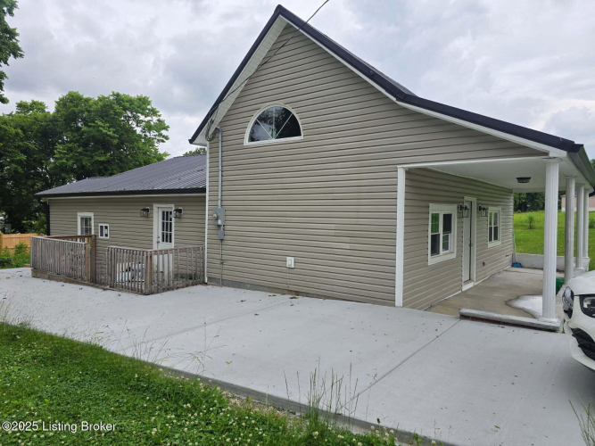 Listing Image 3