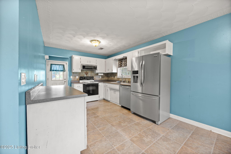 Listing Image 13
