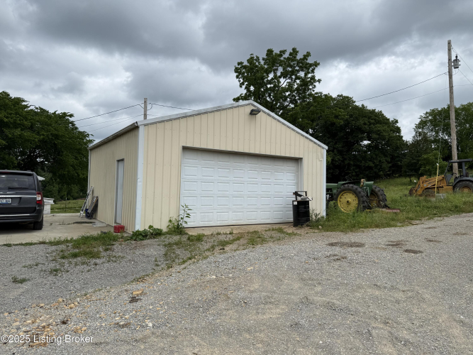 Listing Image 6