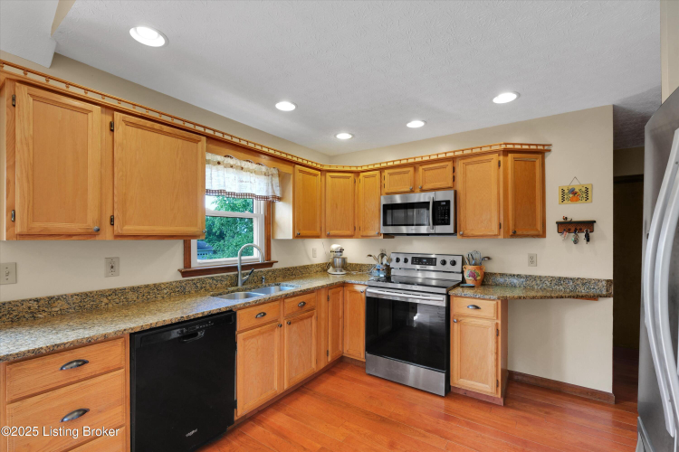 Listing Image 14