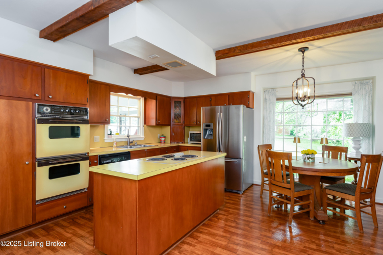 Listing Image 7