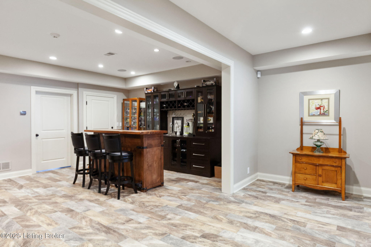 Listing Image 101