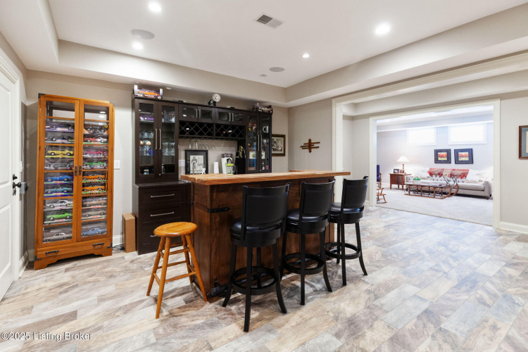 Listing Image 103
