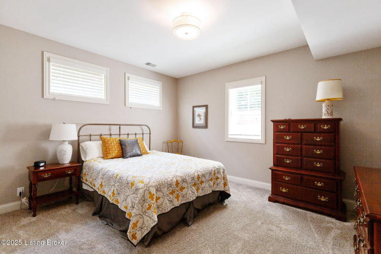 Listing Image 112