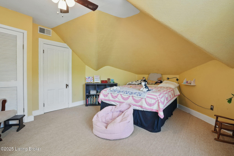 Listing Image 37