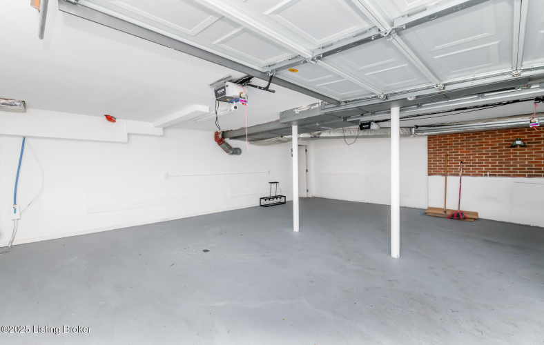 Listing Image 107