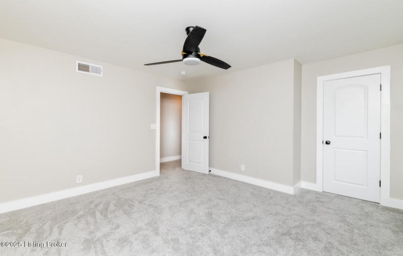 Listing Image 82