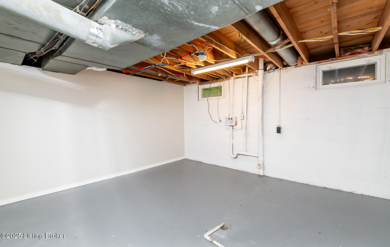 Listing Image 100