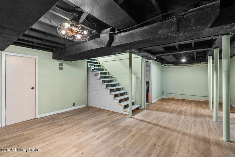 Listing Image 25