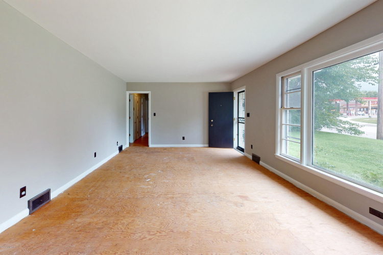 Listing Image 30