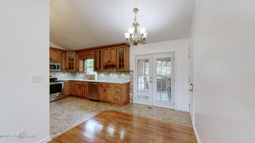Listing Image 6
