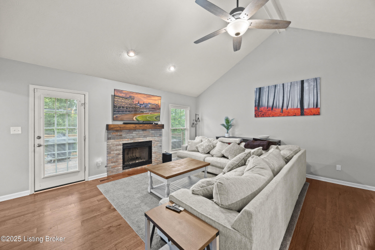 Listing Image 20