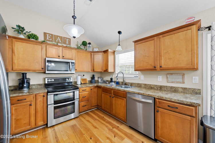 Listing Image 9