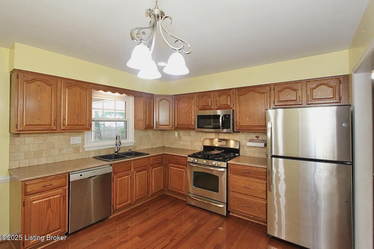 Listing Image 12