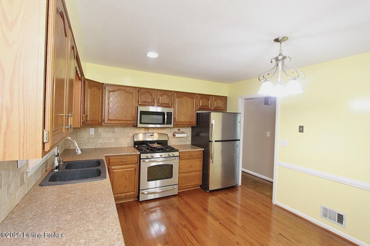 Listing Image 13