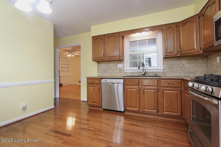 Listing Image 16