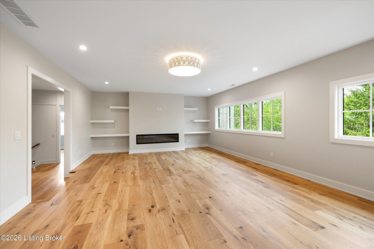 Listing Image 112
