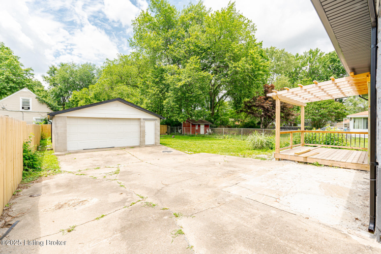 Listing Image 3