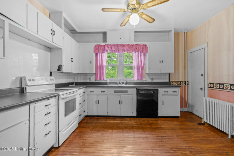 Listing Image 16