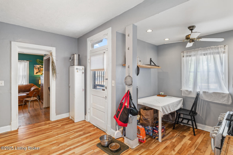 Listing Image 13