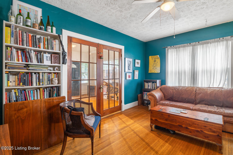 Listing Image 7
