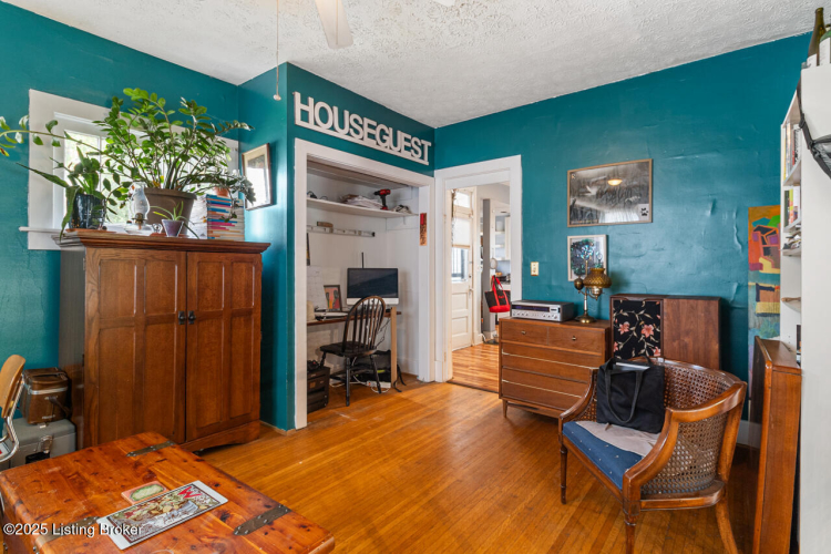 Listing Image 8