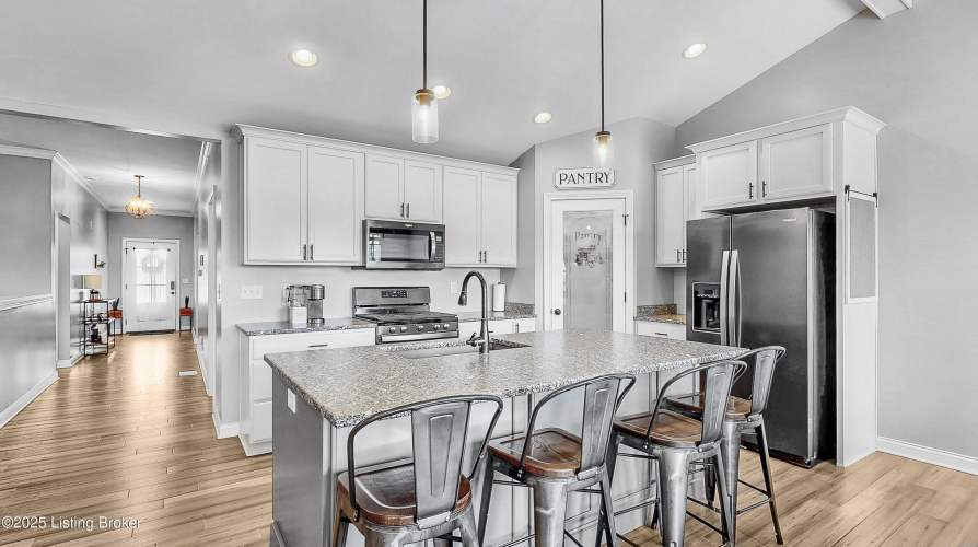 Listing Image 9